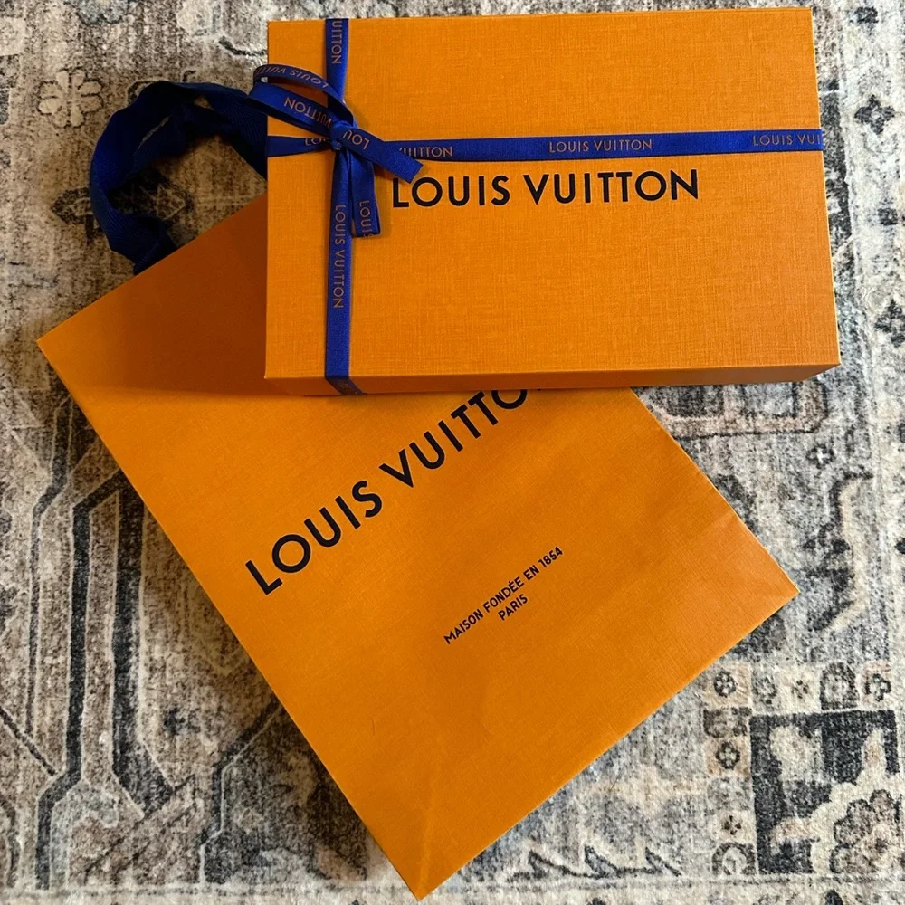 Louis Vuitton Mini Bumbag in Black Empreinte Leather - Picture 12 of 14